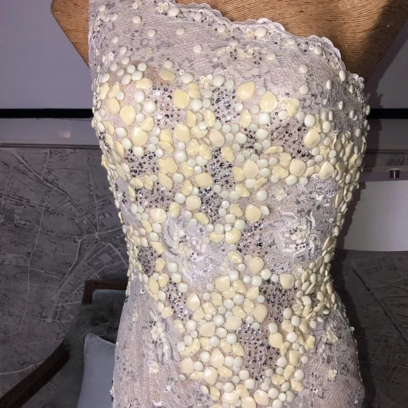 Mandalay one scholder cream Size 6 - Picture 2 of 15